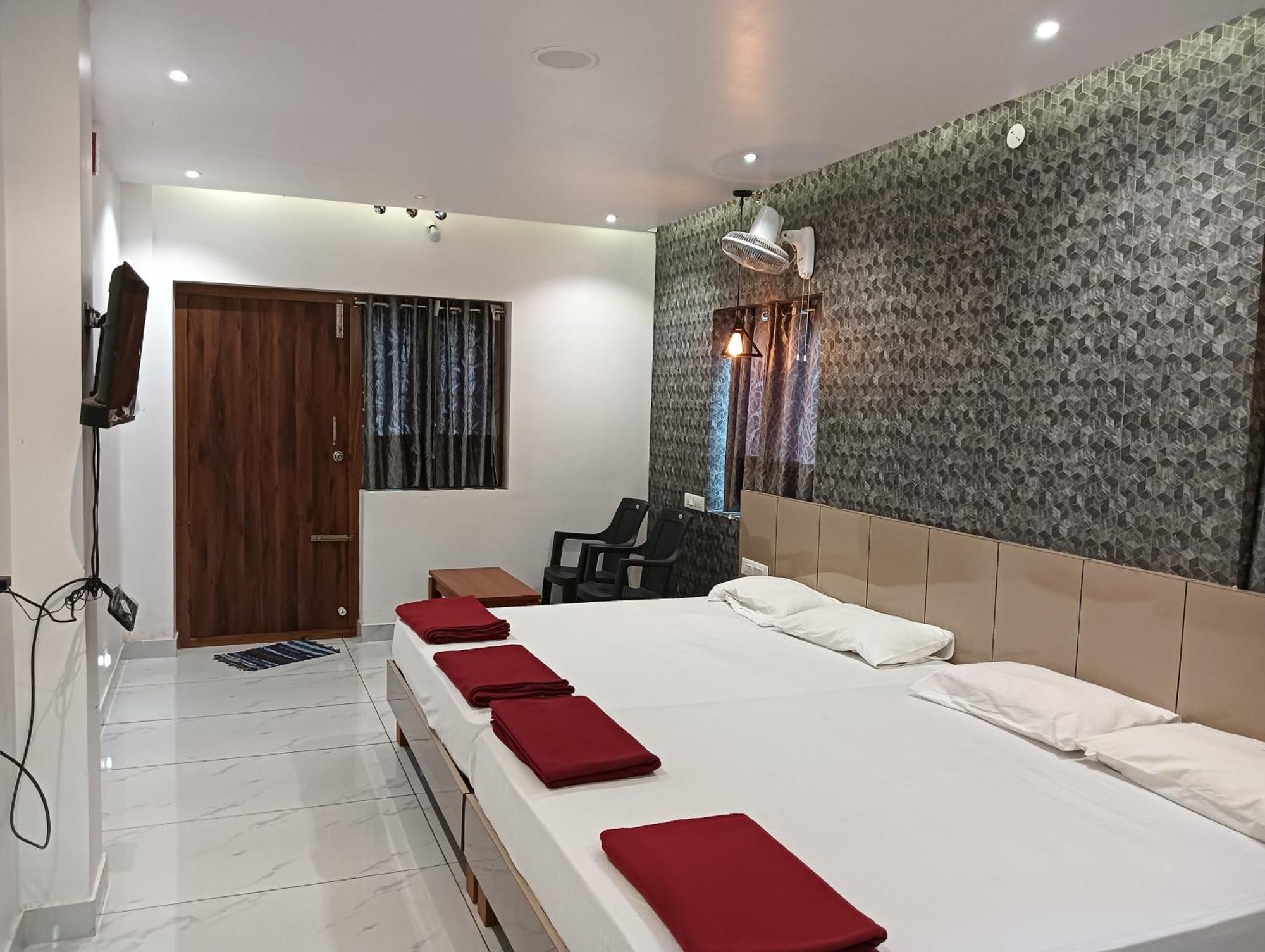 Hilltop Hotell Vālpārai Exteriör bild